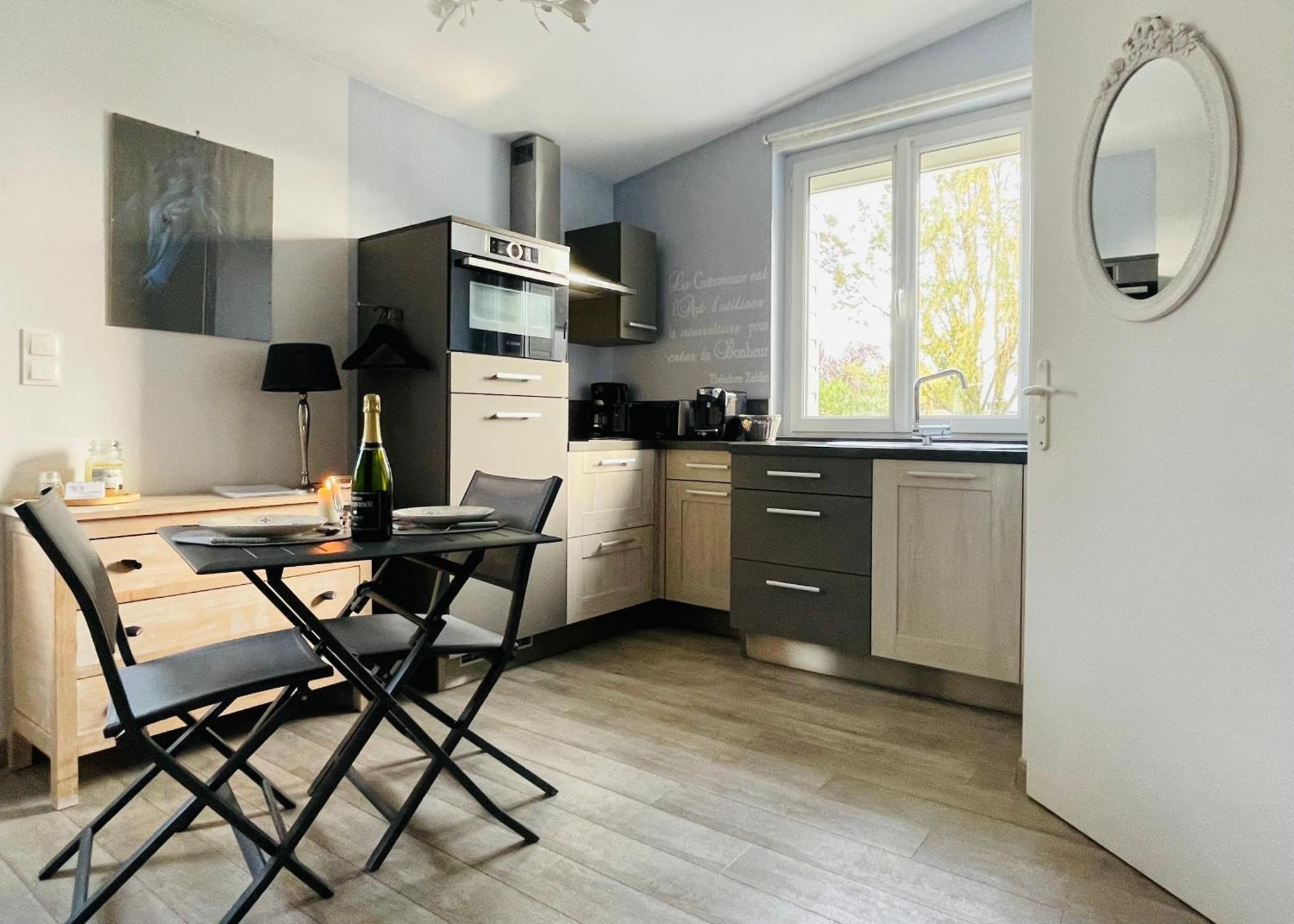 Le Cheval Bleu Hotel Larcay Екстериор снимка